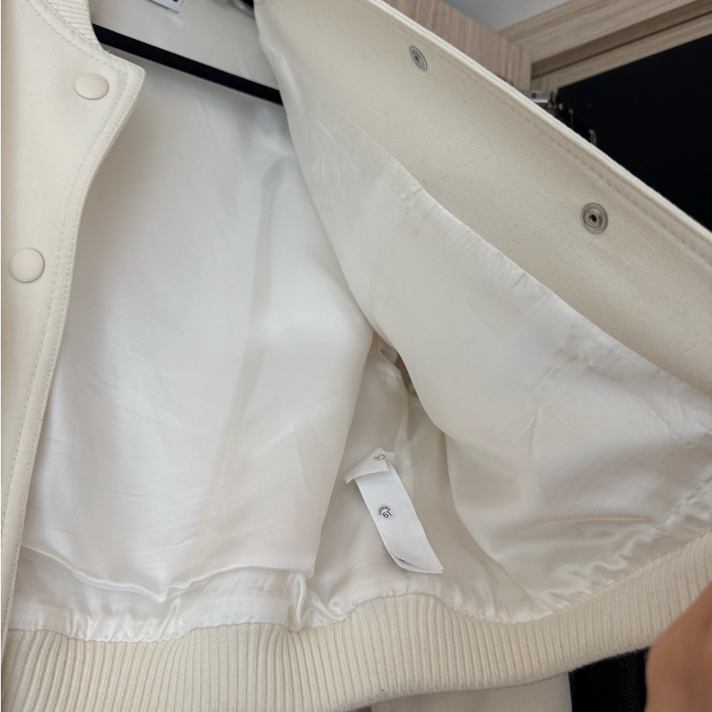 Zara Women's Cream Bomber Jacket - Picture 5 of 6